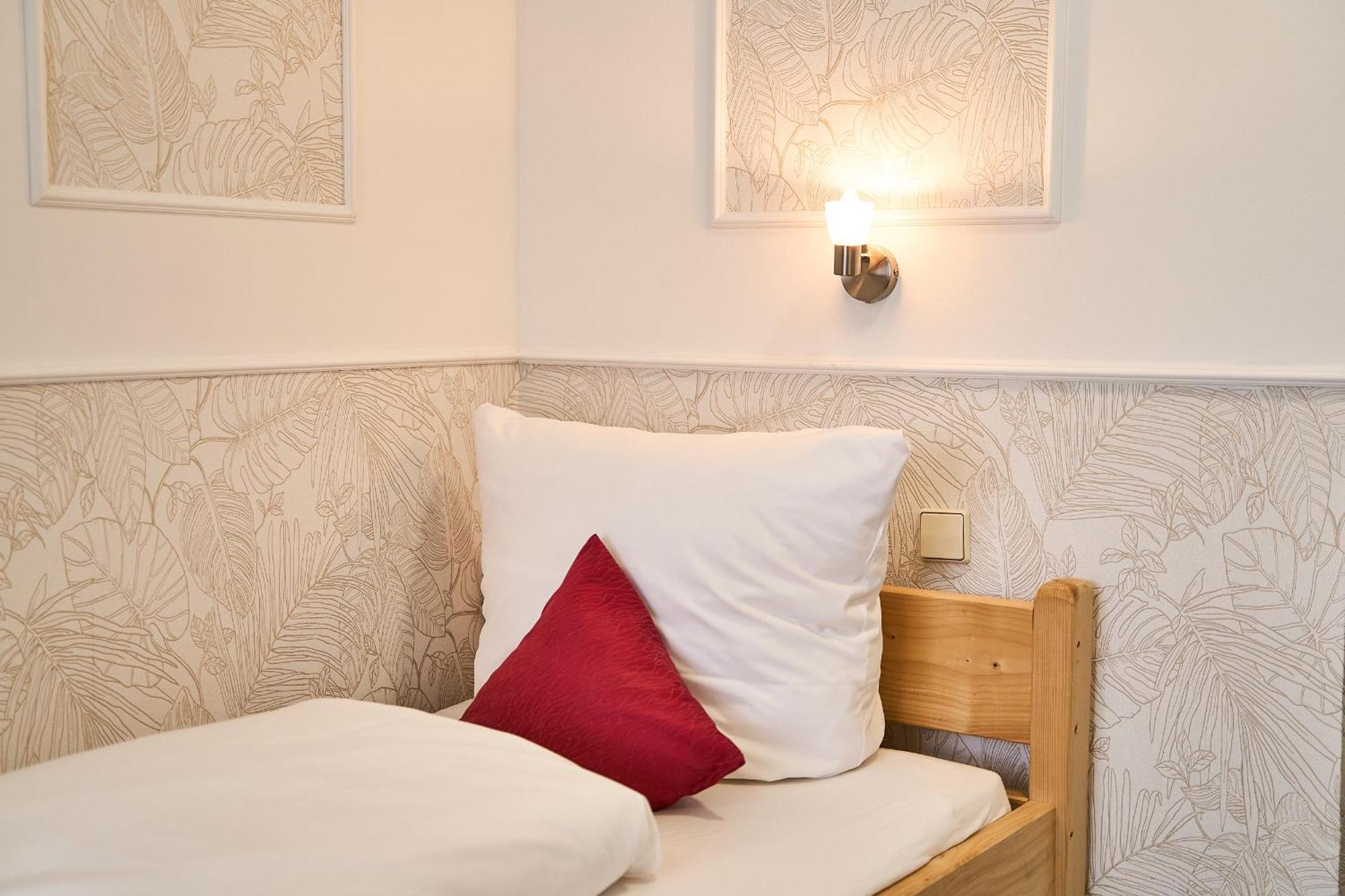 Hotel Maximo Pinneberg Dış mekan fotoğraf