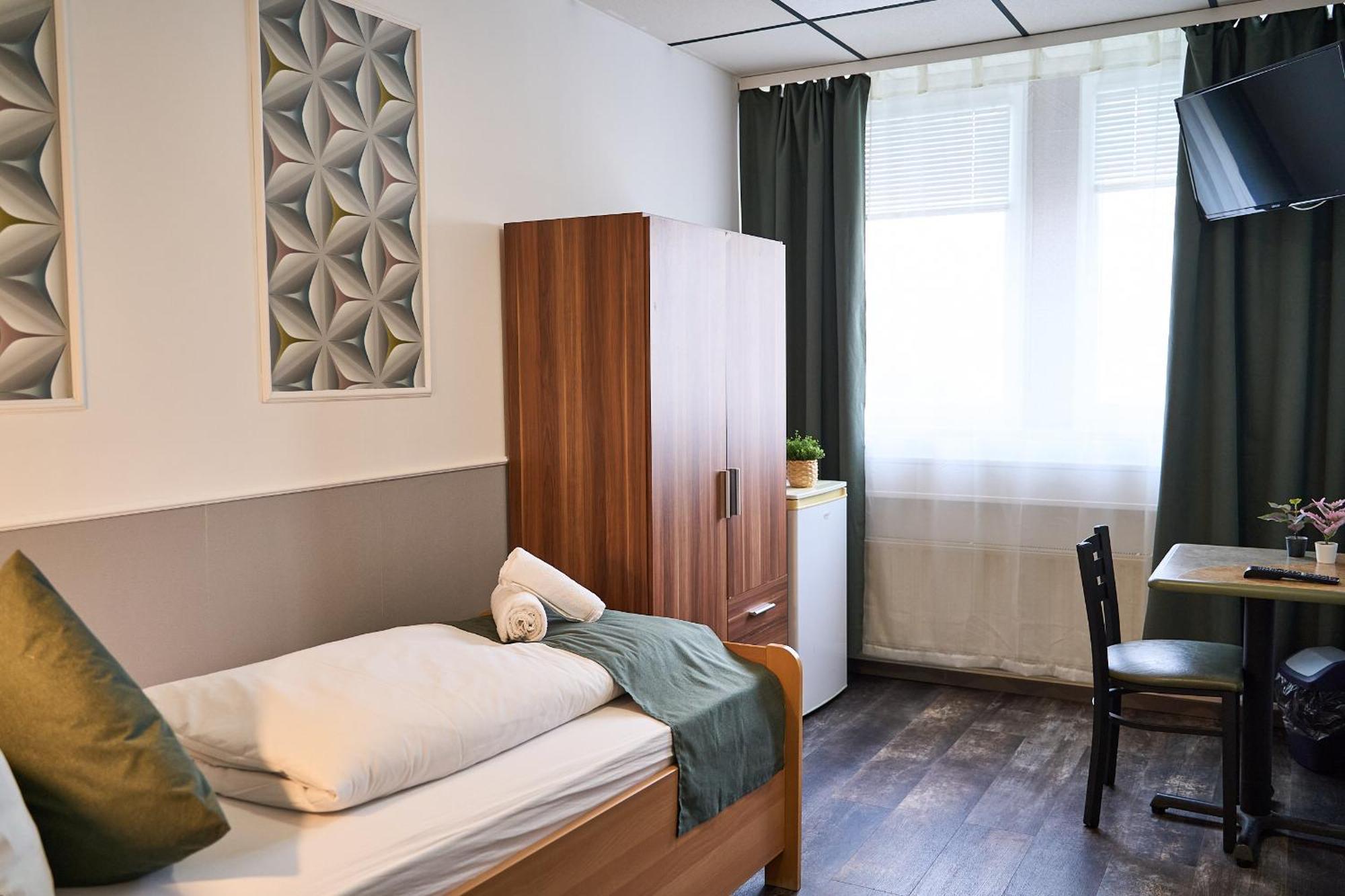 Hotel Maximo Pinneberg Dış mekan fotoğraf